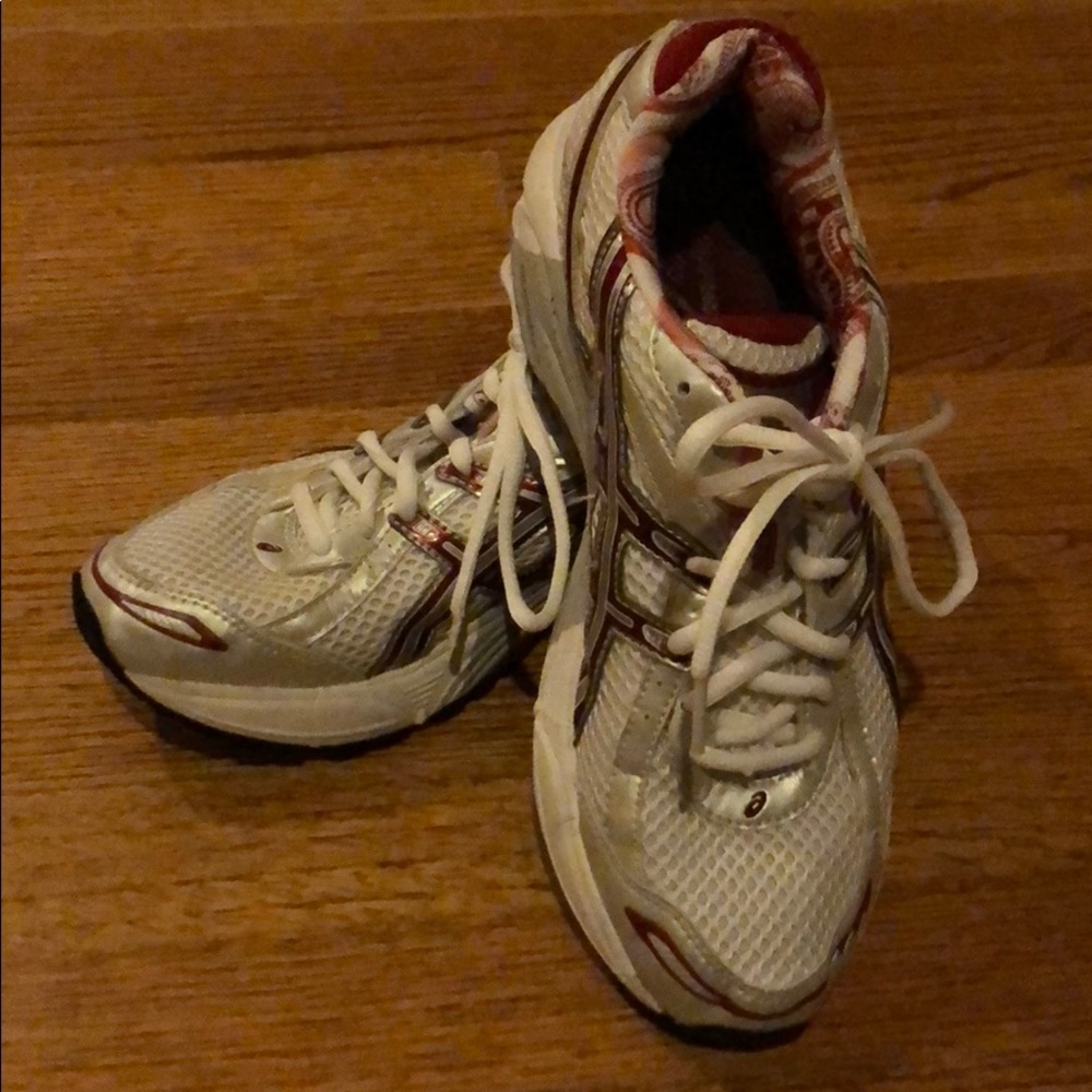 ASICS gt-2120